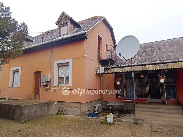 Eladó ház Lőrinci 200 nm