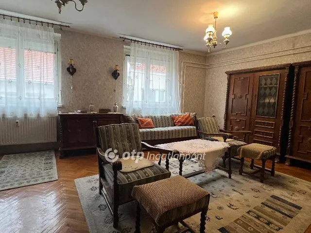 Eladó lakás Eger, Belváros 75 nm