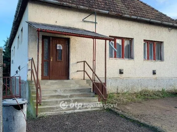 Eladó kereskedelmi és ipari ingatlan Pétervására 180 nm