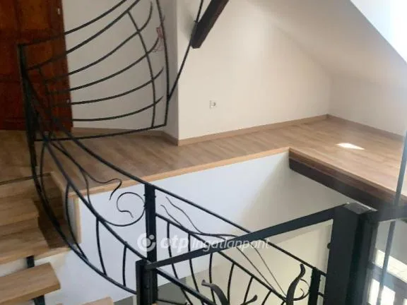 Eladó kereskedelmi és ipari ingatlan Eger 250 nm