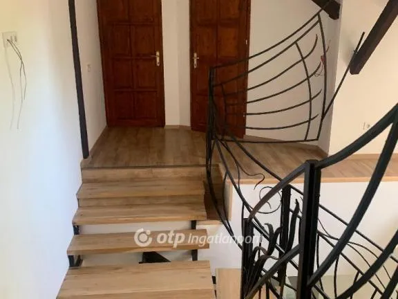 Eladó kereskedelmi és ipari ingatlan Eger 250 nm