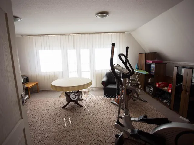 Eladó ház Szűcsi 212 nm