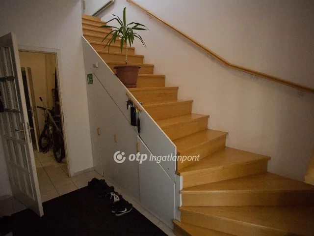 Eladó ház Szűcsi 212 nm