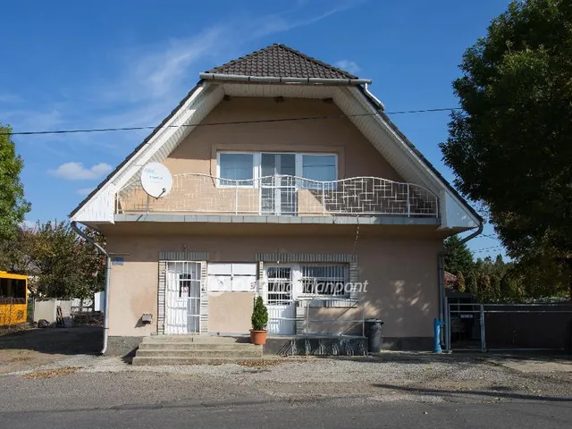 Eladó ház Szűcsi 212 nm