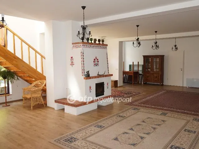 Eladó kereskedelmi és ipari ingatlan Gyöngyös 440 nm