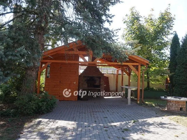 Eladó kereskedelmi és ipari ingatlan Gyöngyös 440 nm