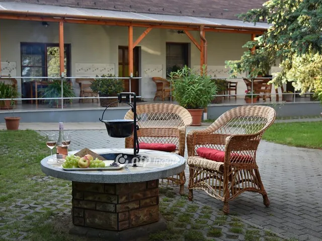 Eladó kereskedelmi és ipari ingatlan Gyöngyös 440 nm