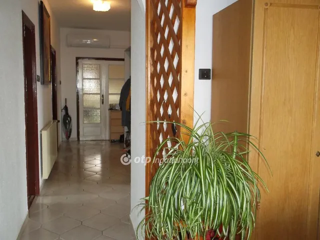 Eladó ház Abasár 210 nm