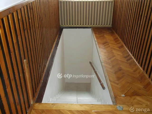 Eladó ház Abasár 210 nm