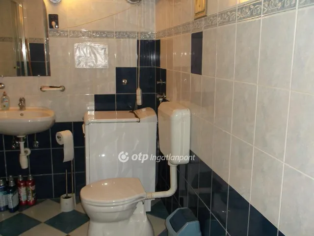 Eladó ház Abasár 210 nm