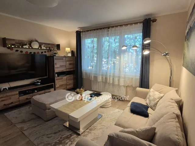 Eladó lakás Eger, Hajdúhegy 78 nm