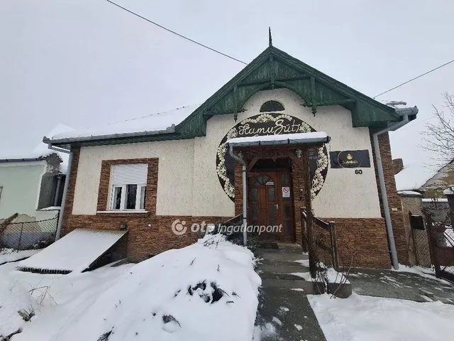 Eladó kereskedelmi és ipari ingatlan Kerecsend 102 nm