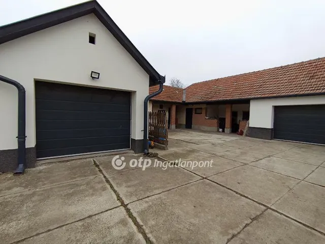 Eladó ház Csány 97 nm