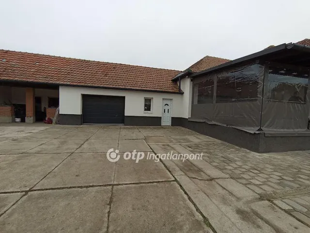 Eladó ház Csány 97 nm