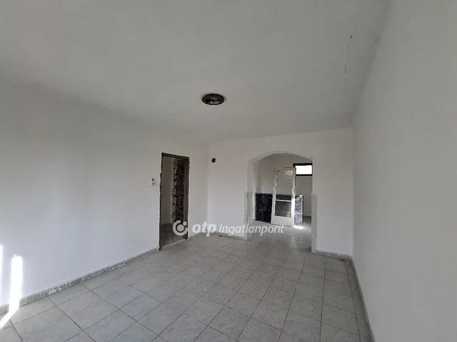 Eladó ház Kál 180 nm