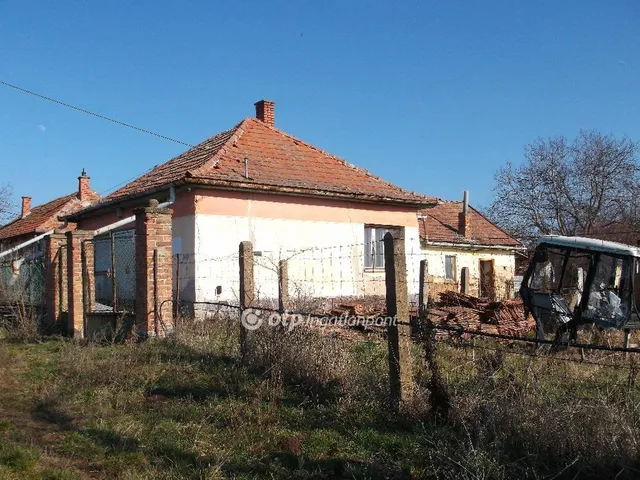Eladó ház Atkár 50 nm