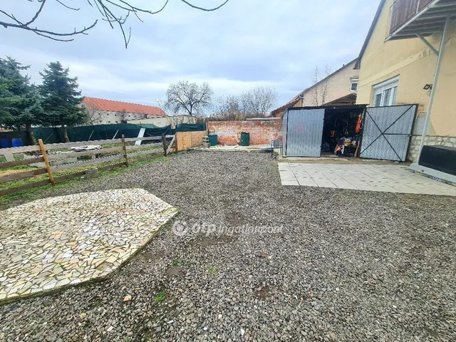 Eladó ház Maklár 162 nm