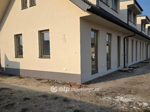 Eladó lakás Tura 60 nm