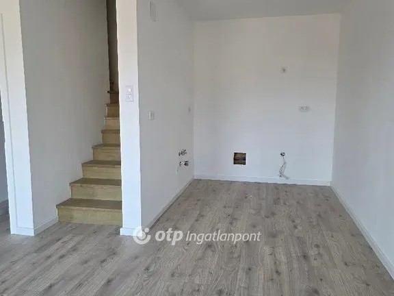 Eladó lakás Tura 60 nm