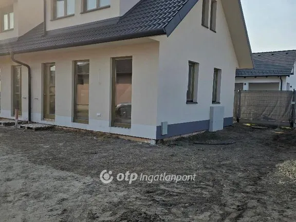 Eladó lakás Tura 60 nm