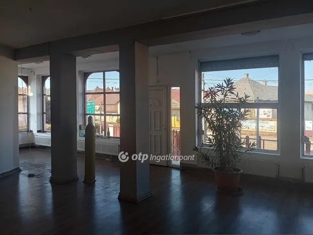 Eladó ház Egerszalók 330 nm