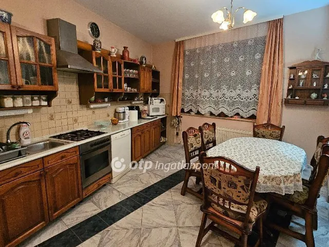 Eladó ház Eger 185 nm