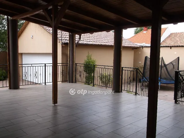 Eladó ház Gyöngyös 182 nm