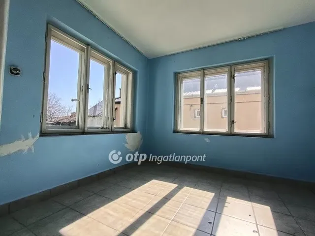 Eladó ház Gyöngyösoroszi 89 nm