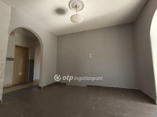 Eladó ház Gyöngyösoroszi 89 nm