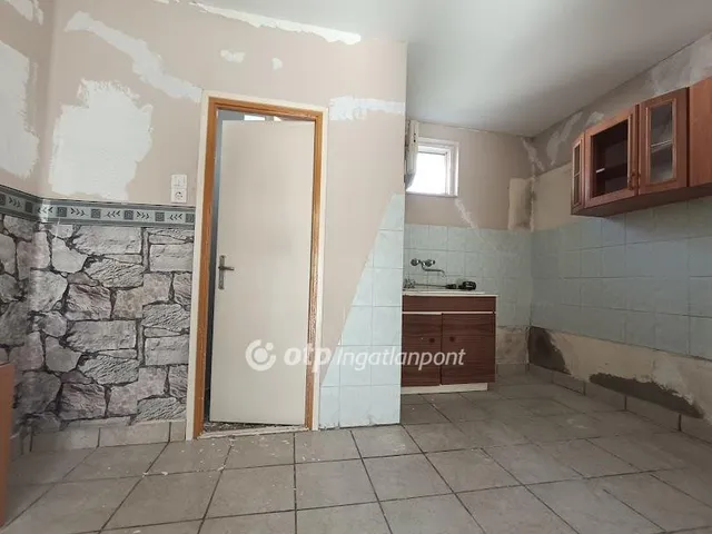 Eladó ház Gyöngyösoroszi 89 nm