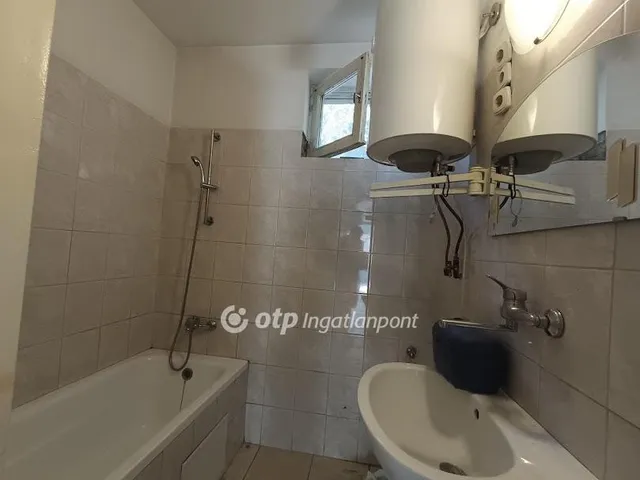 Eladó ház Gyöngyösoroszi 89 nm