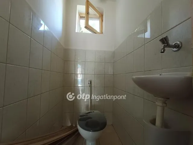 Eladó ház Gyöngyösoroszi 89 nm