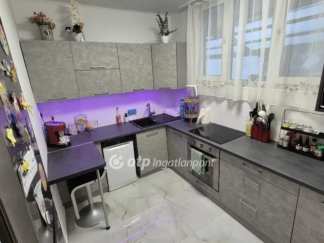 Eladó lakás Eger, Hajdúhegy 78 nm