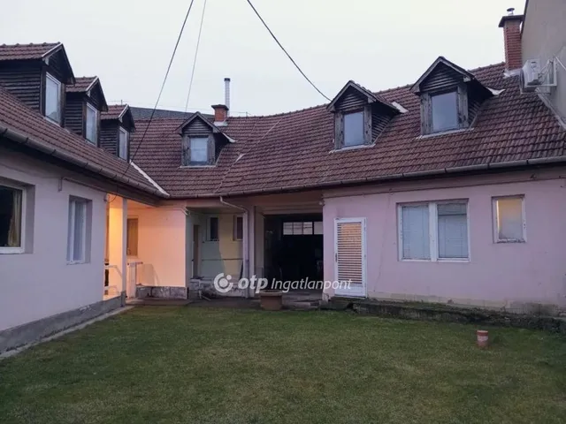 Eladó ház Eger 157 nm