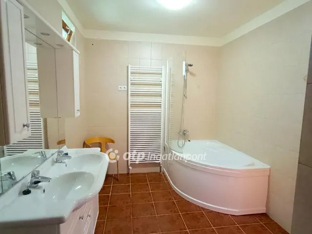 Eladó ház Egerszalók 222 nm