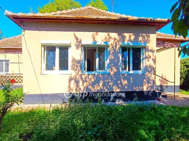 Eladó ház Átány 103 nm