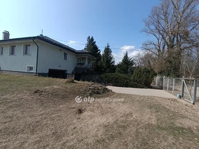 Eladó ház Szigetmonostor 345 nm