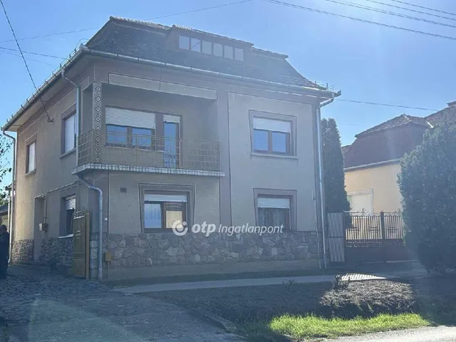 Eladó ház Bag 194 nm