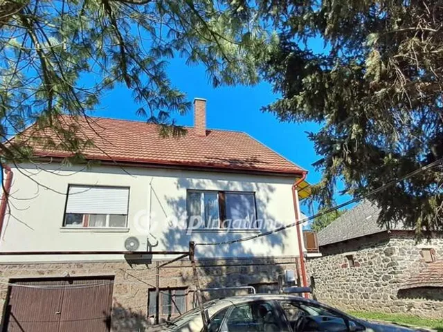 Eladó ház Ecseg 90 nm