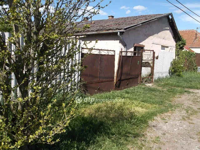 Eladó ház Gyöngyöshalász 67 nm