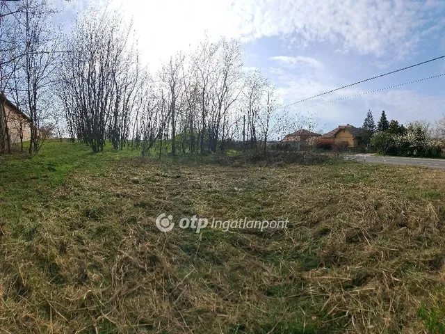 Eladó telek Galgahévíz 1180 nm