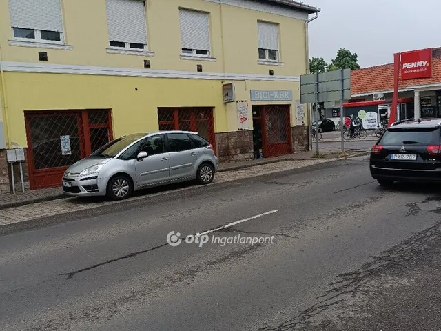Eladó kereskedelmi és ipari ingatlan Jászárokszállás 115 nm