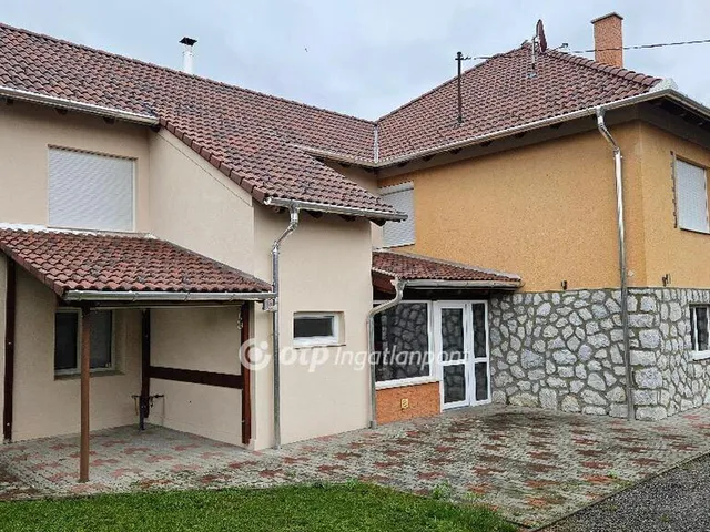 Eladó ház Felsőtárkány 232 nm
