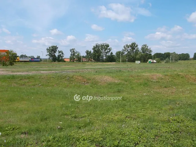 Eladó telek Gyöngyös 1470 nm