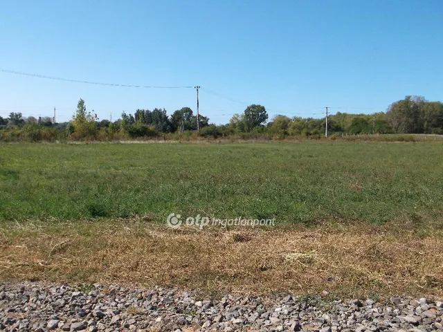 Eladó telek Gyöngyös 4002 nm