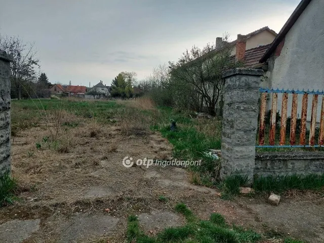 Eladó telek Hatvan 1338 nm