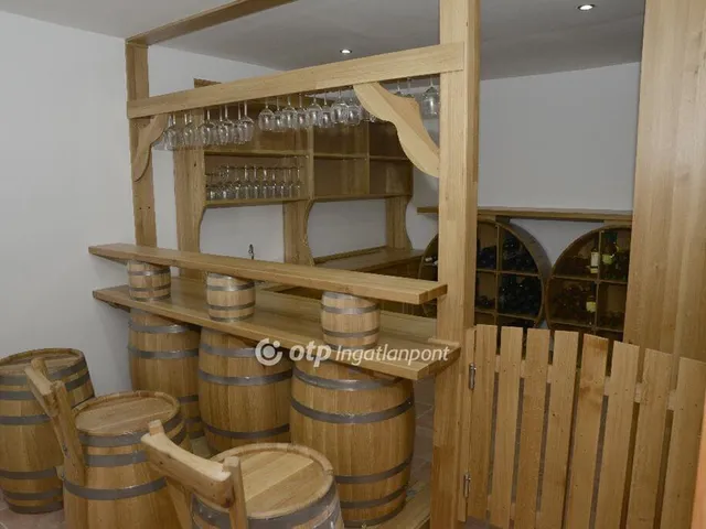Eladó ház Gyöngyössolymos 160 nm