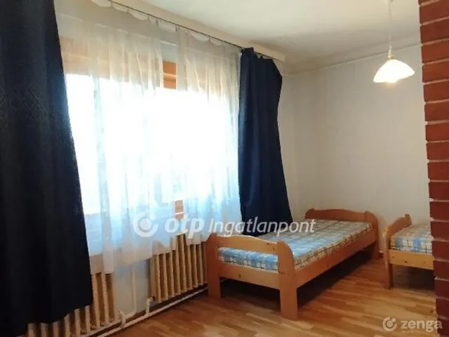 Eladó ház Gyöngyössolymos 160 nm