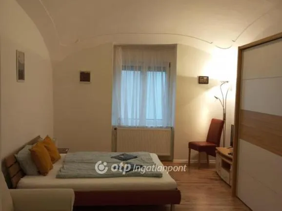 Eladó kereskedelmi és ipari ingatlan Eger, Belváros 203 nm