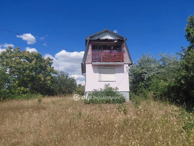 Eladó nyaraló Hatvan 30 nm